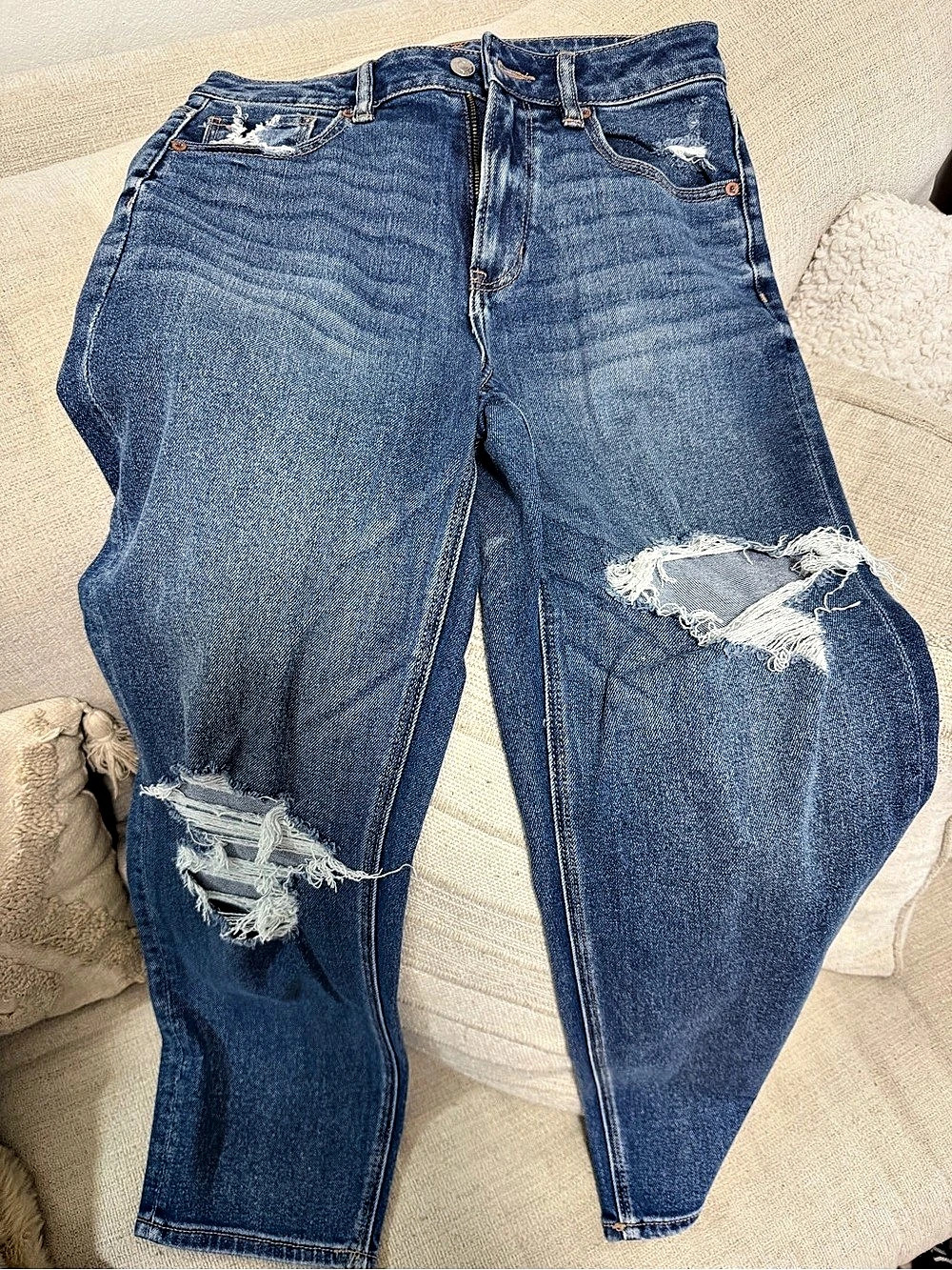 American Eagle Distressed Straight Leg Jeans in Blue
